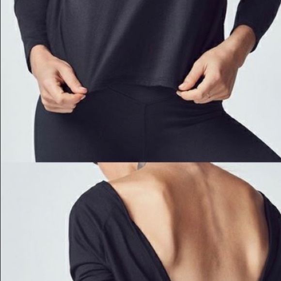 Fabletics Aviana top.  Fabulous layering piece - Picture 3 of 5